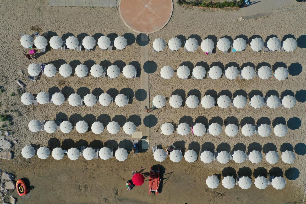 Hotel Strand Marina Di Montenero Bagian luar foto