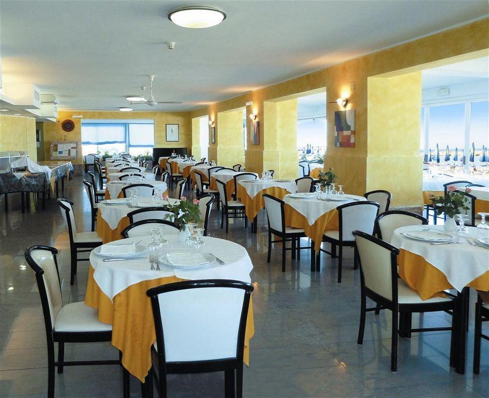 Hotel Strand Marina Di Montenero Bagian luar foto